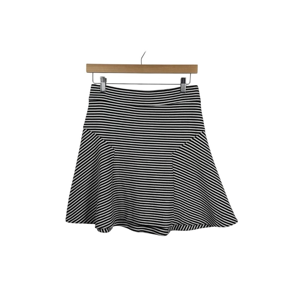 Express Women’s Mixed Stripe Skater Flare Mini Skirt Black/White 2